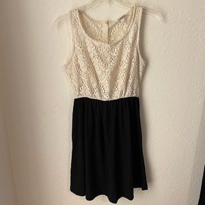 Black and cream sleeveless dress size medium